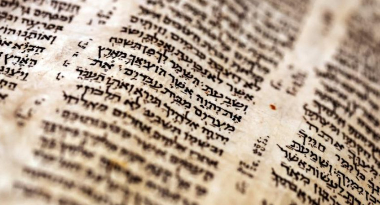 Biblia hebrea más antiguo del mundo. Foto: NA.