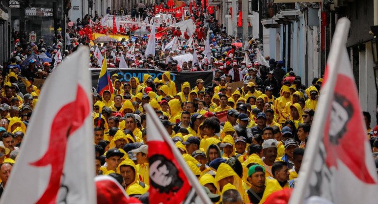 Trabajadores y sindicatos en Ecuador. Foto: Reuters.