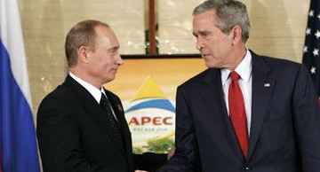 Vladimir Putin y George W. Bush. Fuente: Reuters.
