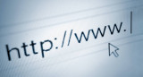 Las páginas confiables son aquellas que comienzan con "https://", siempre  que no estén remarcados en color rojo. Fuente: Unsplash.