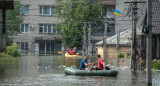 Guerra Rusia-Ucrania. Destrucción de la represa de Kajovka, rescate. Foto: Reuters.