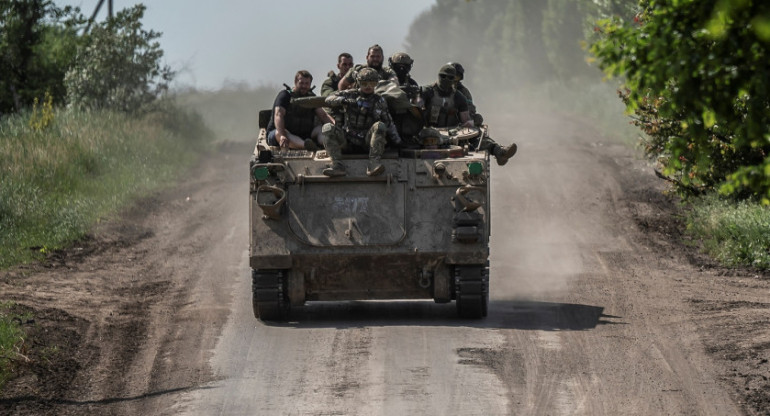 Guerra entre Rusia y Ucrania. Tanque de brigada ucraniana. Foto: Reuters.