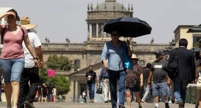 México y Texas afrontan una ola de calor que durará más de 10 días. Foto: Twitter/ @crnnoticiasesp