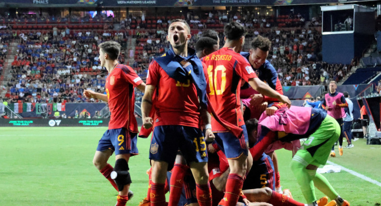 El festejo de España tras a vencer a Italia en las semis de la Nations League. Foto: Reuters.