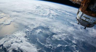 كوكب الأرض من الفضاء.  الصورة: أونسبلاش.