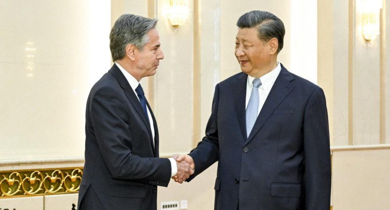Blinken y Xi Jinping. Foto: EFE.
