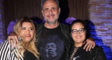 Morena y Rocío junto a su padre Jorge Rial. Foto: Instagram/jrial.