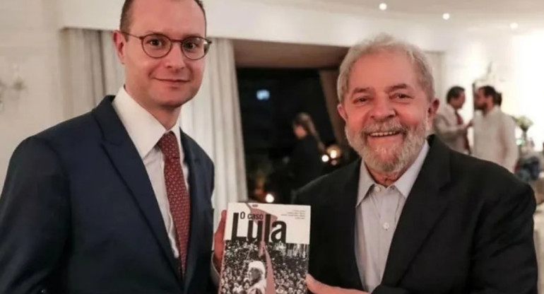 Cristiano Zanin y Lula. Foto: Globo