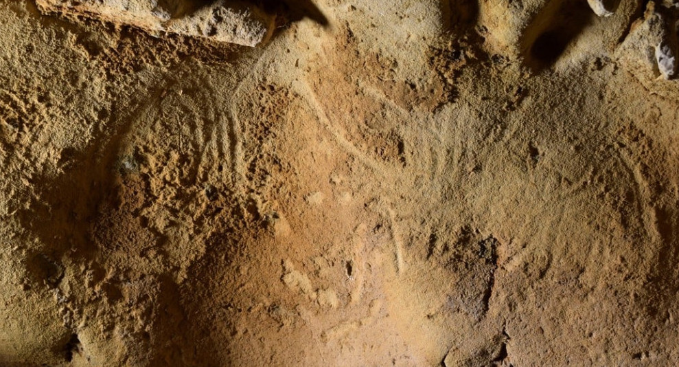 Grabados rupestres encontrados en Francia. Foto: EF