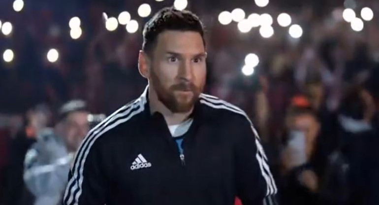 Lionel Messi fue ovacionado en la despedida de Maxi Rodríguez. Foto: Twitter @SC_ESPN.