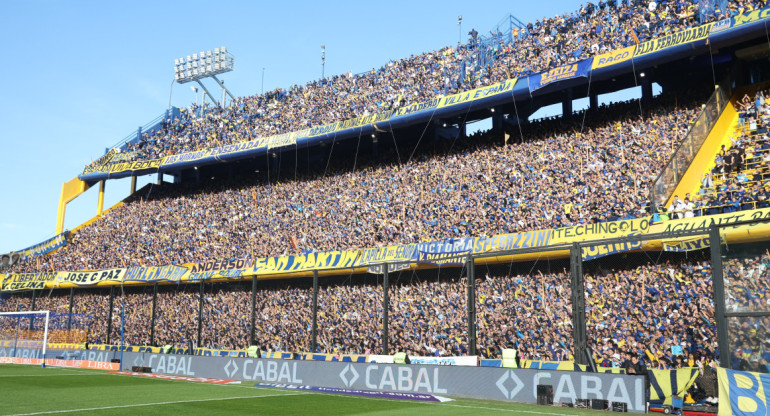 La Bombonera se tiño de azul y oro para la despedida de Riquelme. Foto: Twitter @BocaJrsOficial.
