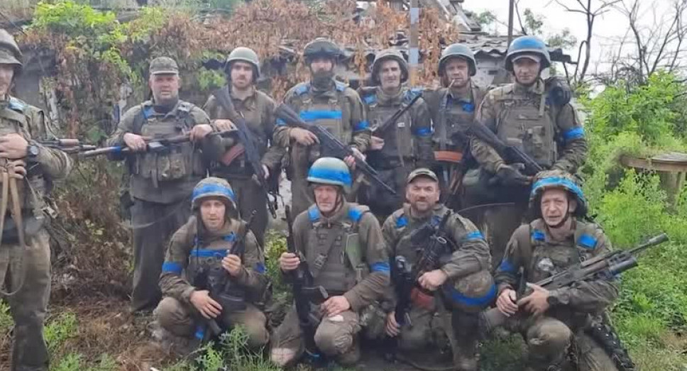 Soldados ucranianos anuncian la recuperación de Rivnopil. Video: Reuters.