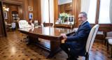 La vicepresidenta Cristina Kirchner durante la reunión que mantuvo con el embajador Daniel Scioli. Foto NA