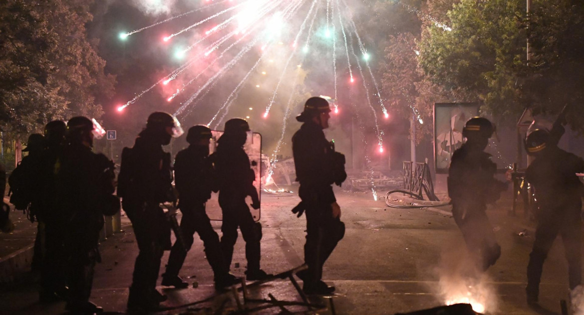 Nueva noche de disturbios en Francia. Foto: EFE.