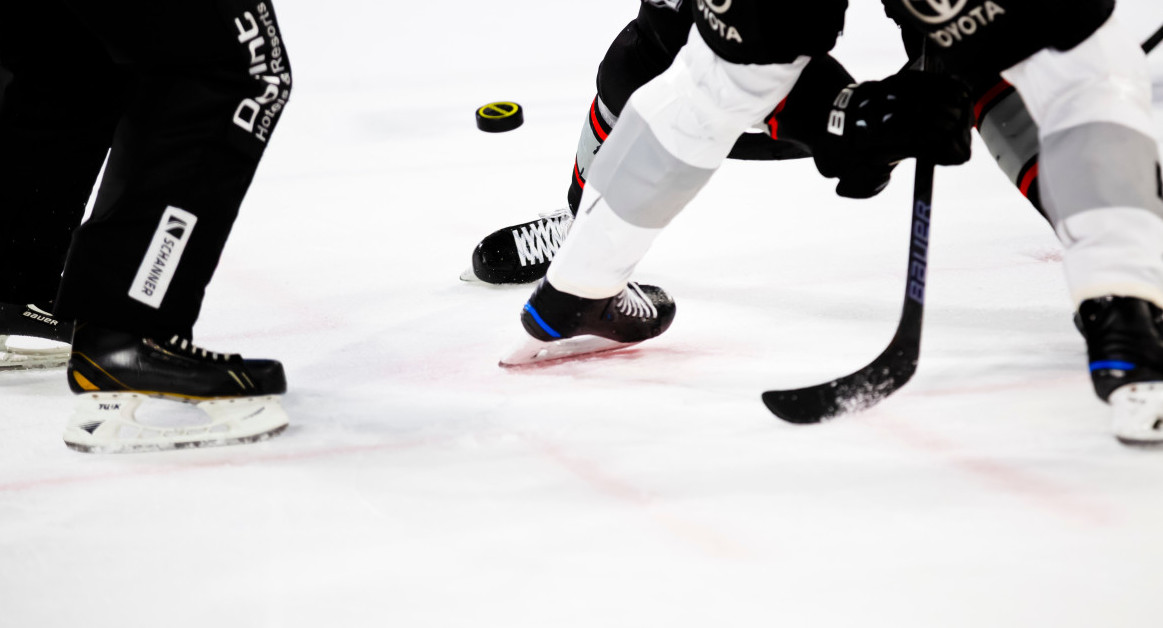 Detuvieron en Polonia a un jugador ruso de hockey sobre hielo acusado de espionaje. Foto: Unsplash.