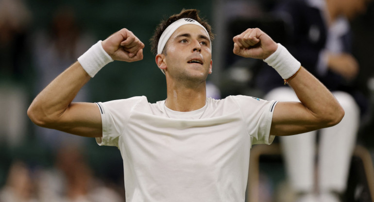 Tomás Etcheverry en Wimbledon. Foto: REUTERS.
