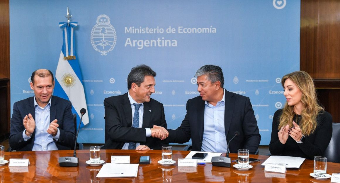 Sergio Massa junto al gobernador de Neuquén. Foto: prensa
