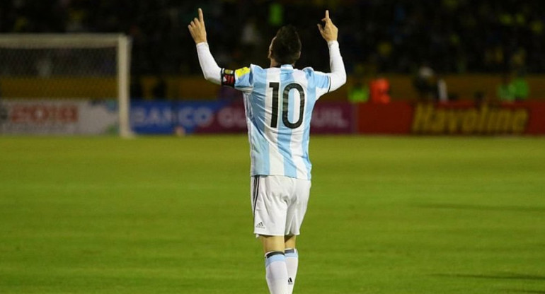 Lionel Messi después de que Argentina derrotara a Ecuador en la 18ª Copa del Mundo. (Wikimedia Commons/Agencia de Noticias ANDES)