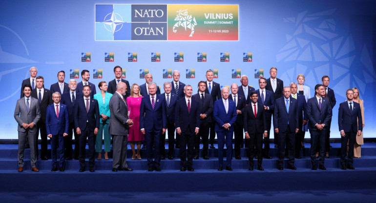 Los integrantes de la cumbre de la OTAN. Foto: Reuters.