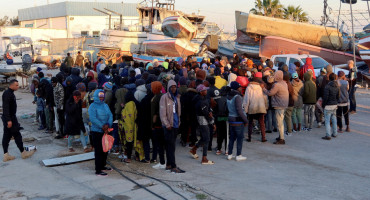 Migrantes en Túnez. Foto: Reuters.