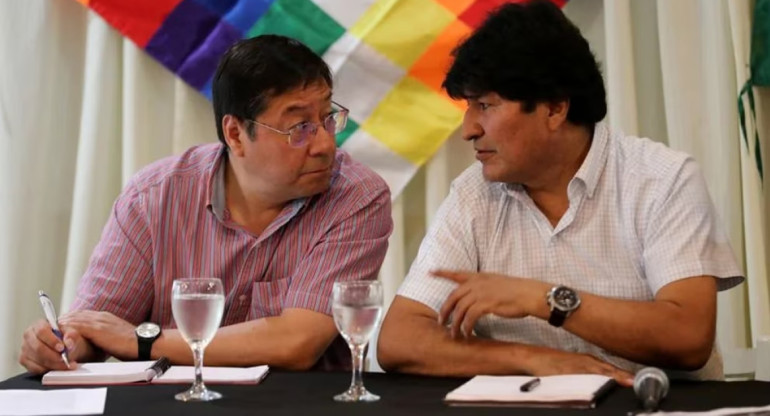 El presidente de Bolivia, Luis Arce, junto al expresidente Evo Morales. Foto: REUTERS.