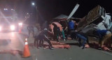 Más de 50 personas saquearon un camión que volcó en San Luis. Foto: captura de pantalla.