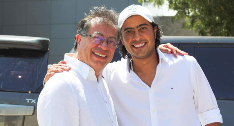 Gustavo y Nicolás Petro. Foto: Instagram @nicolaspetrob