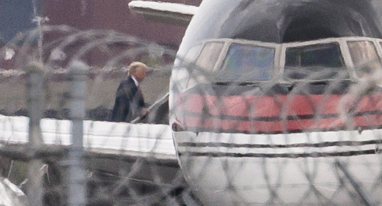 Viaje de Donald Trump a Washington para presentarse ante la Justicia. Foto: EFE.