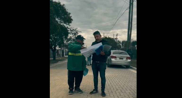 Gustavo Menéndez presentó nuevas obras en Merlo. Foto: Captura de video.