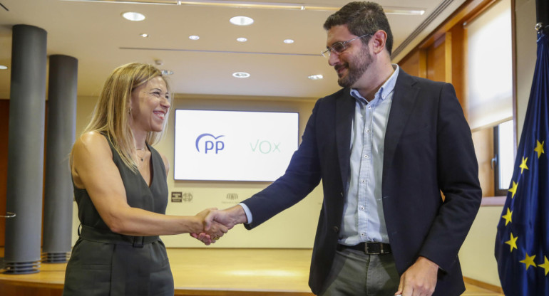 Acuerdo entre el PP y el VOX para gobernar Aragón, España. Foto: EFE.