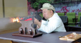 Kim Jong Un, presidente de Corea del Norte, inspeccionó fabricas de armas. Foto: Reuters.