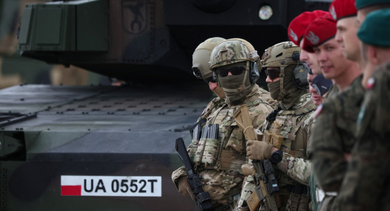 Soldados polacos en la frontera con Bielorrusia. Foto: REUTERS.