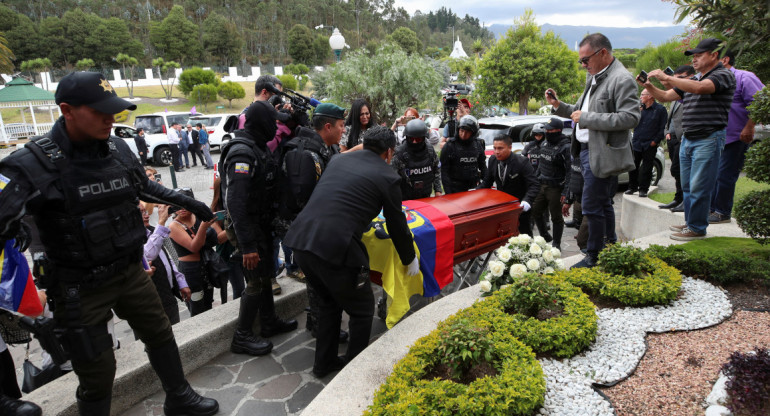 El último adiós a Fernando Villavicencio. Foto: Reuters.