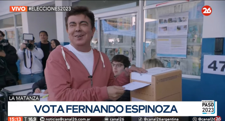 Fernando Espinoza votó en La Matanza. Foto: Canal 26.