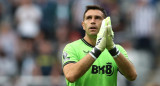 Emiliano Martínez se había lesionado ante Hibernian, por Conference League. Foto: Reuters.