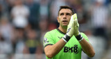 Emiliano Martínez se había lesionado ante Hibernian, por Conference League. Foto: Reuters.