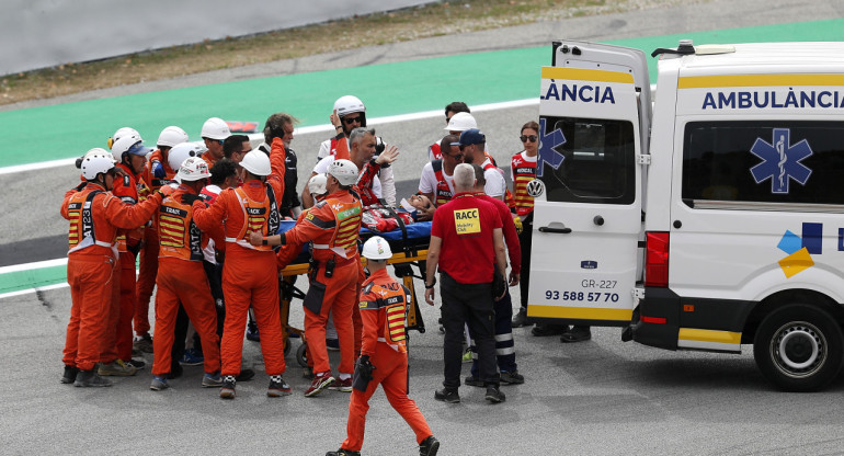 Francesco Bagnaia debió ser hospitalizado tras el accidente en el MotoGP. Foto: Reuters.