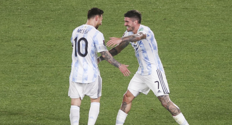 Lionel Messi y Rodrigo De Paul. Foto: NA.