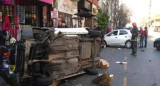 Choque y vuelco en Villa Crespo. Foto: @EmergenciasBA.