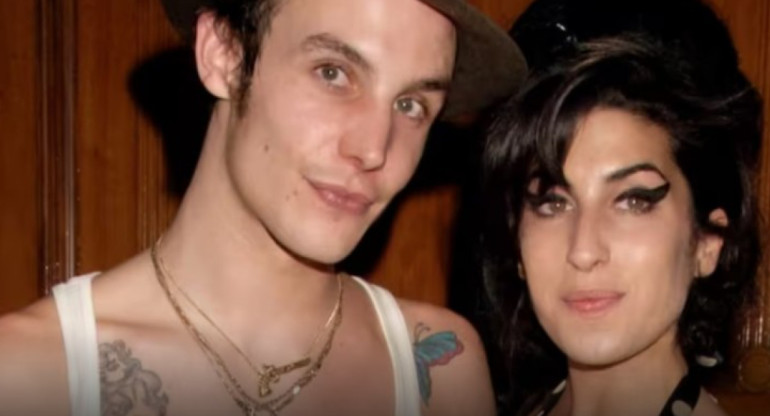 Blake Fielder-Civil y Amy Winehouse. Foto: NA