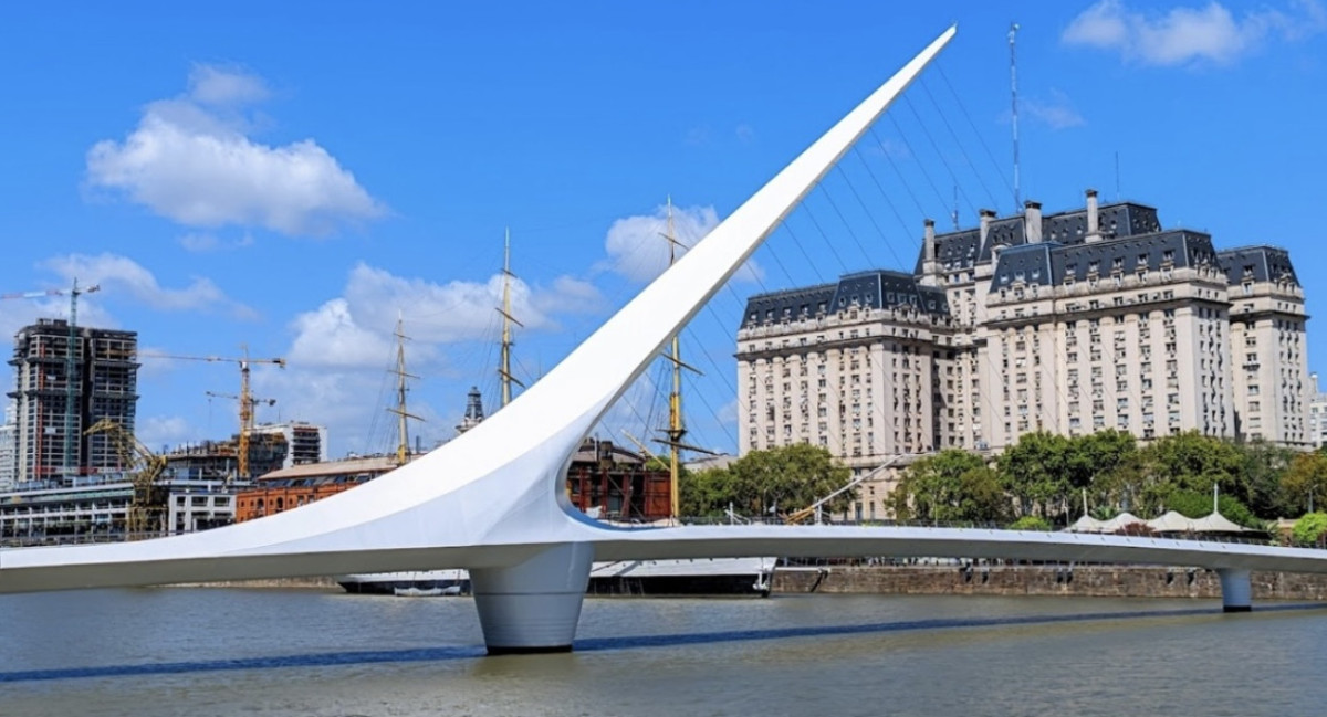 Puente de la Mujer, Ciudad de Buenos Aires. Foto NA.