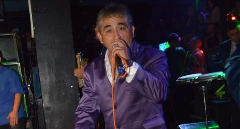 Murió el cantante Huguito Flores. Foto: Instagram.
