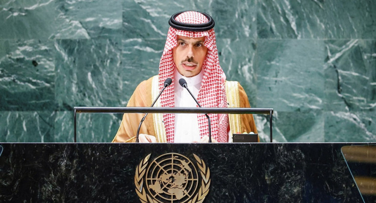 El ministro de Exteriores de Arabia Saudita, Faisal bin Farhan. Foto: Reuters.