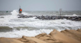 La tormenta Ophelia tocó tierra en Carolina del Norte. Foto: Gentileza Telemundo.