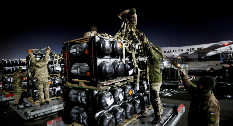 Armamento otorgado de Estados Unidos a Ucrania. Foto: Reuters.