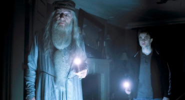 Daniel Radcliffe y  Michael Gambon en Harry Potter. Foto: Warner.