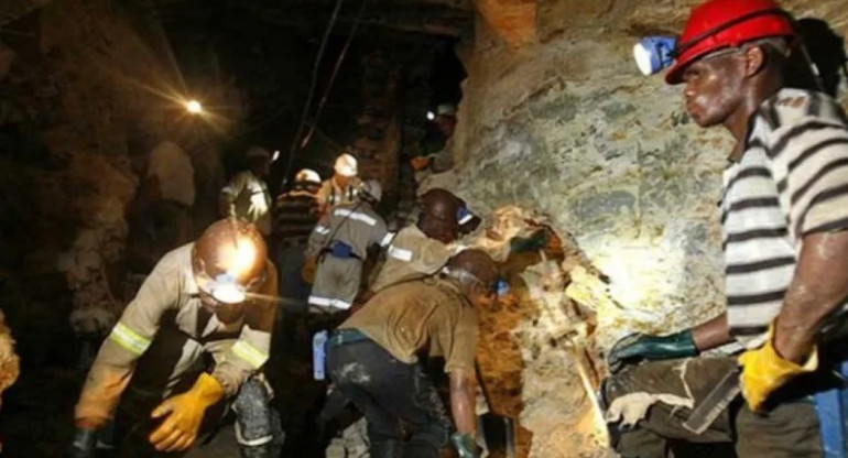 Derrumbe en una mina de Zimbabue.