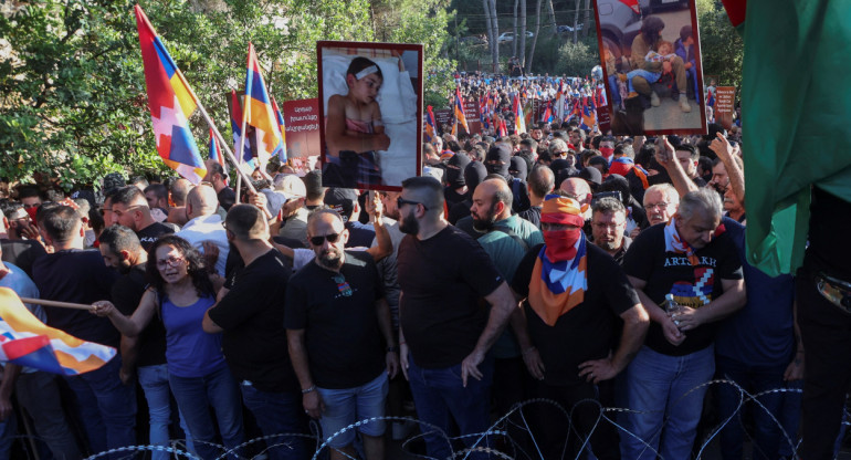 Manifestación de armenios en Nagorno Karabaj. Foto: Reuters.