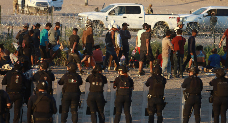 Operativo de seguridad en la frontera de México. Foto: EFE
