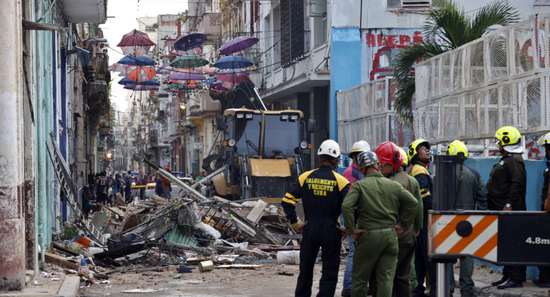 Derrumbe en una edificio de La Habana. Foto: EFE.